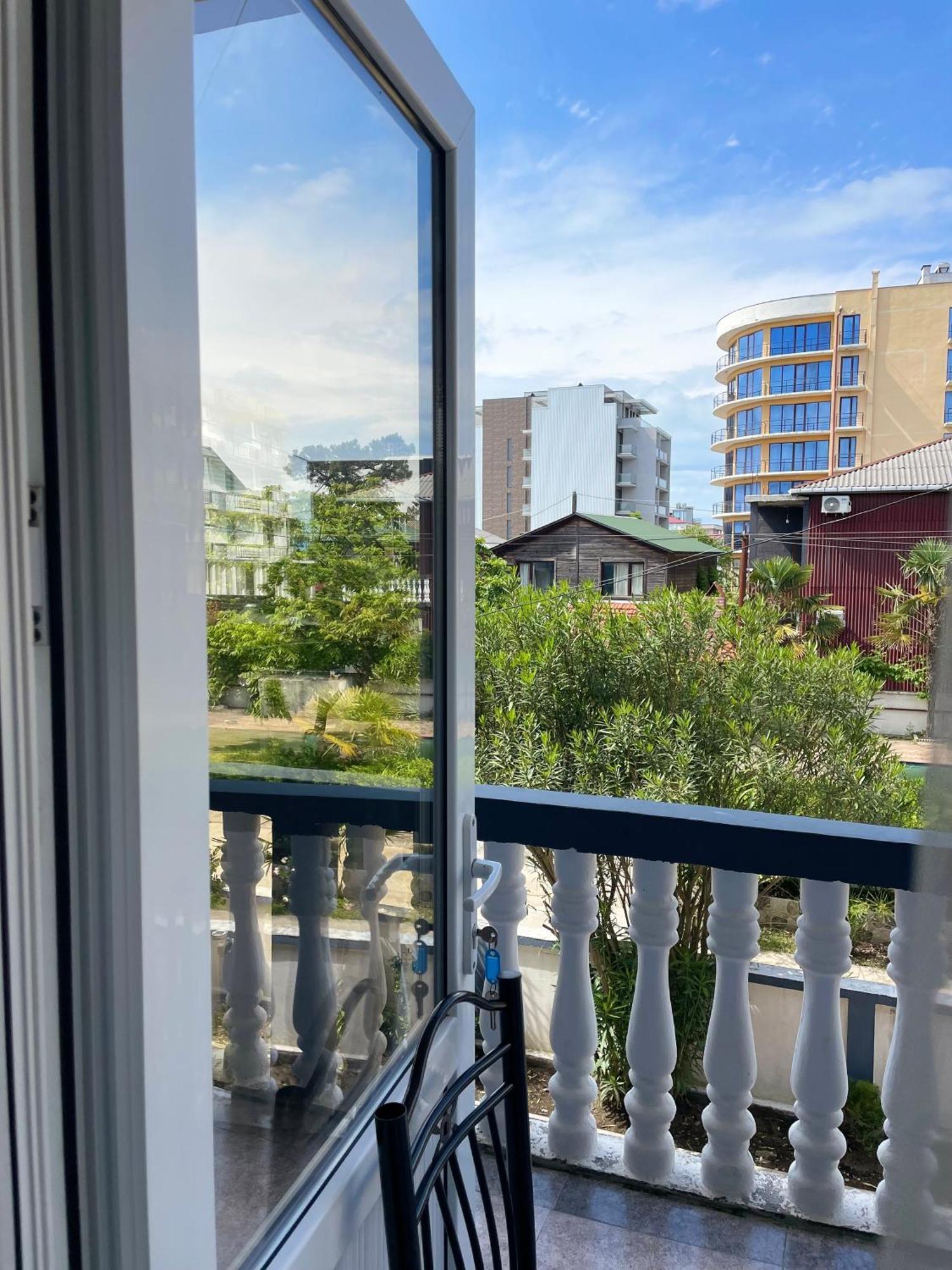 Sun Kissed Hotel Кобулети Екстериор снимка