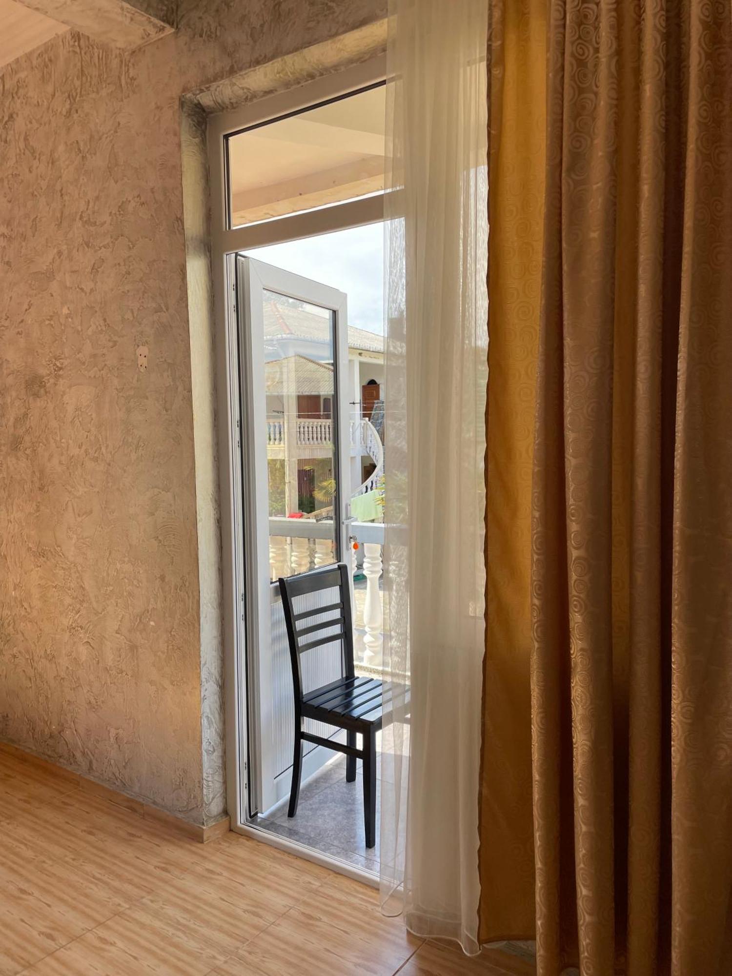 Sun Kissed Hotel Кобулети Екстериор снимка
